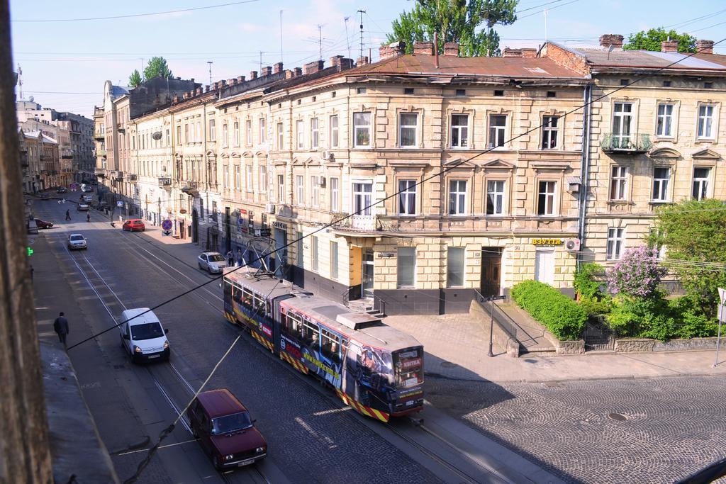 Wanted Hostel Lviv Luaran gambar
