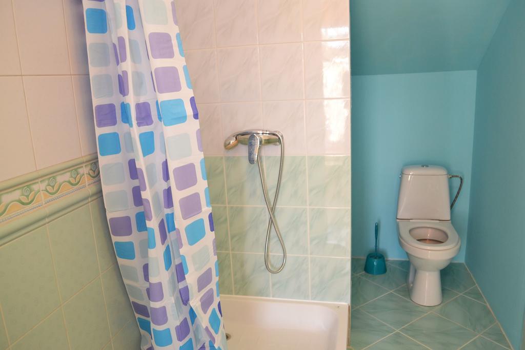 Wanted Hostel Lviv Luaran gambar