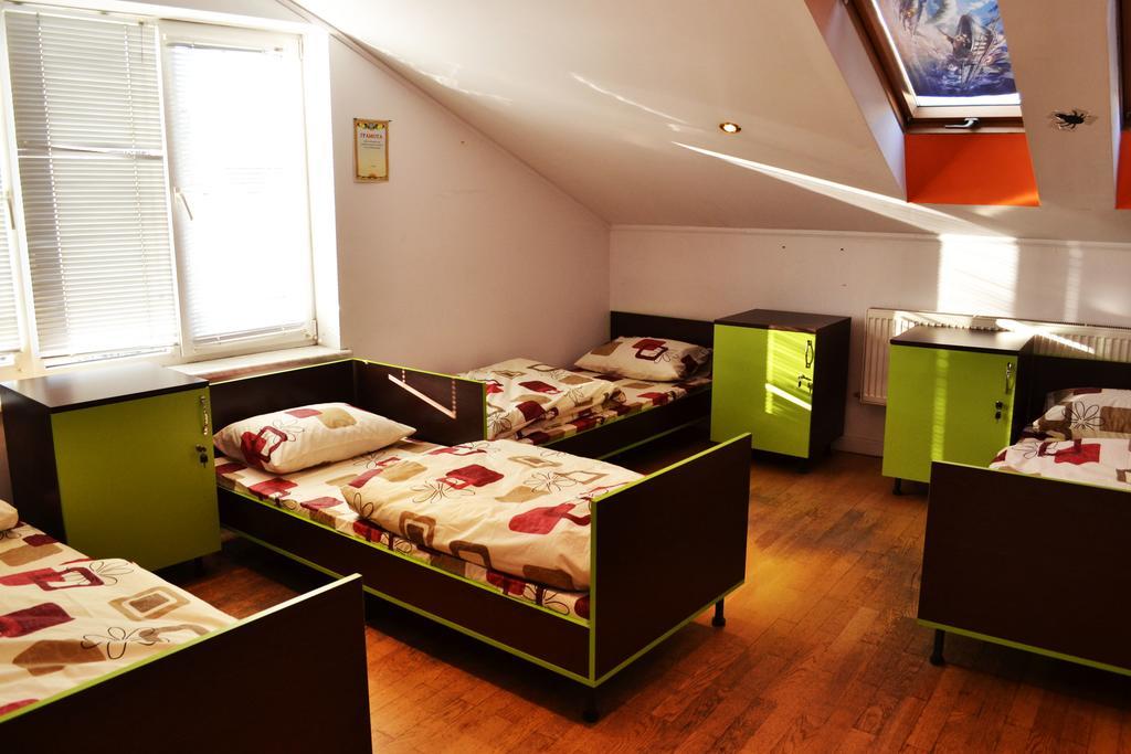 Wanted Hostel Lviv Luaran gambar