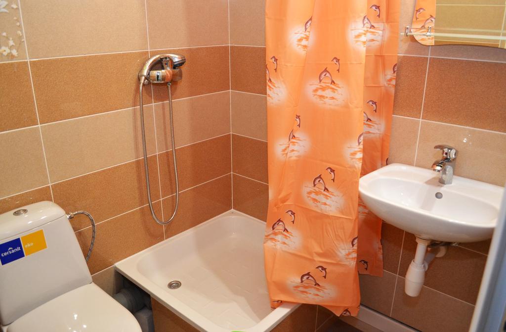 Wanted Hostel Lviv Luaran gambar